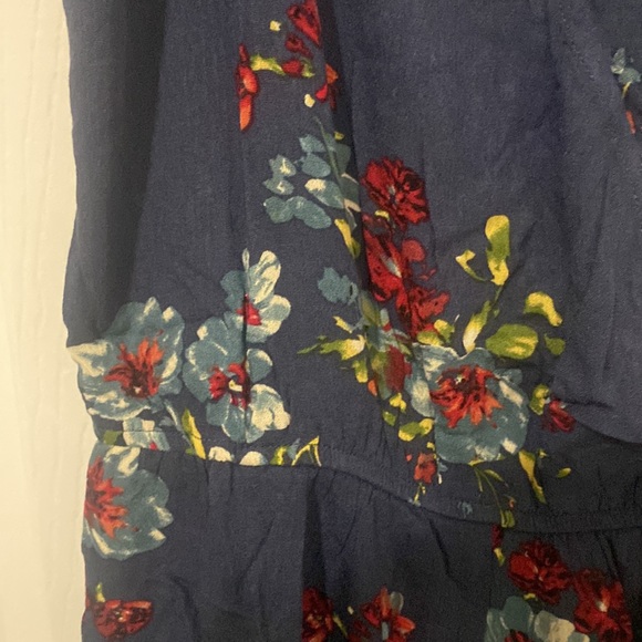 Navy Floral Print Romper - Picture 5 of 11